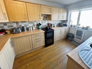 Kitchen- click for photo gallery